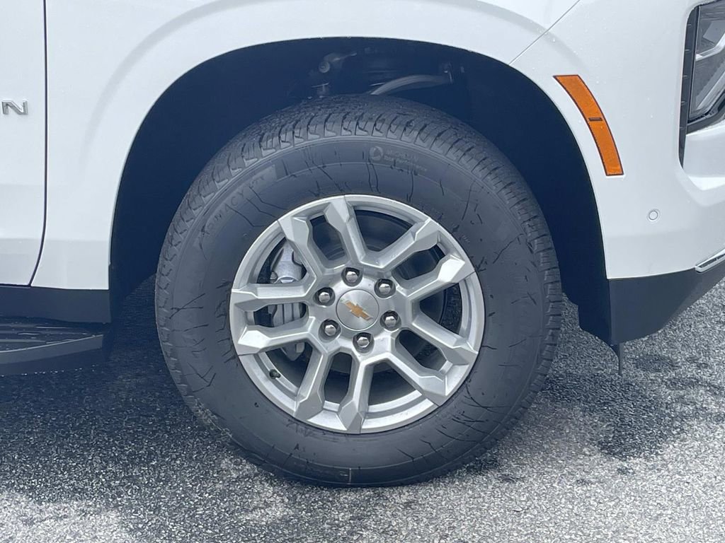 New 2026 Chevrolet Suburban LT w/ Comfort Package AWD/4WD image 9