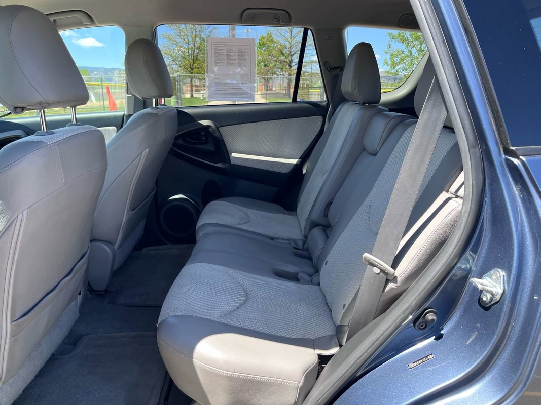 Used 2014 Toyota RAV4 EV FWD image 14