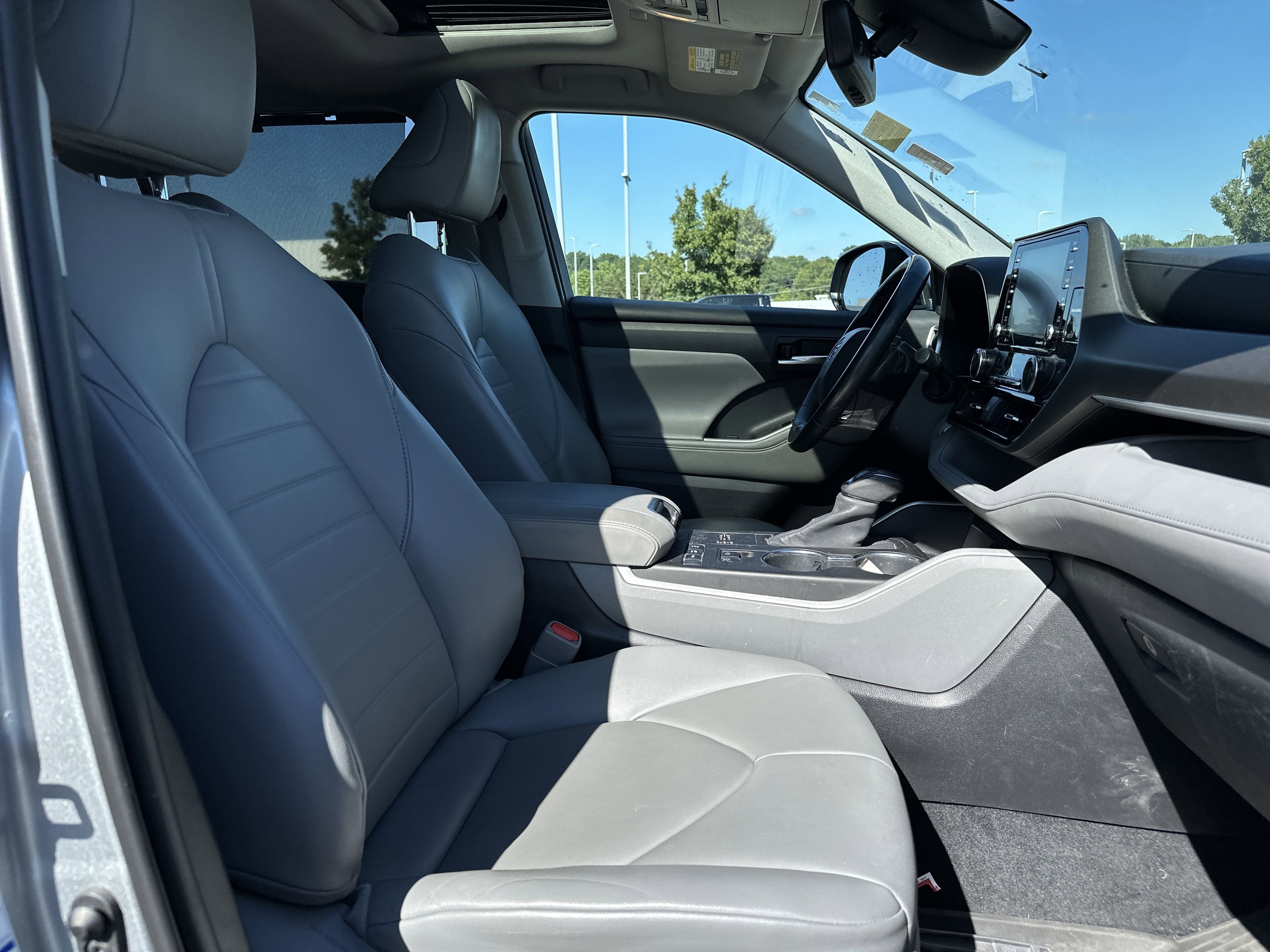 Certified 2020 Toyota Highlander XLE image 31