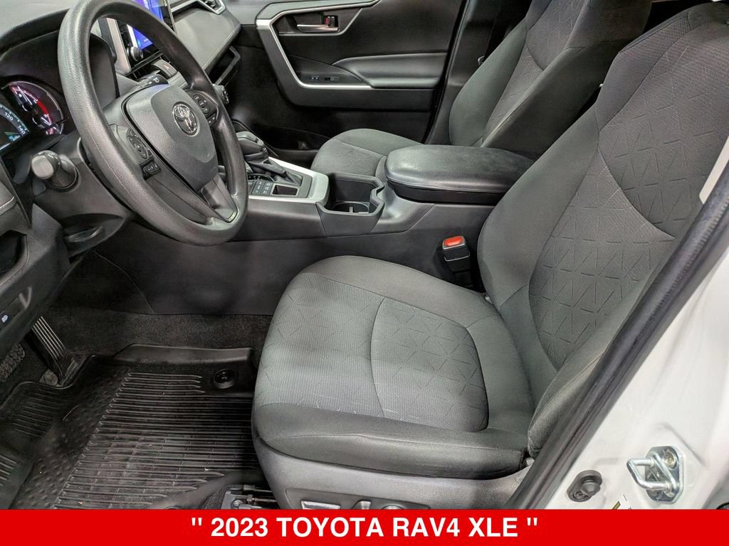 Used 2023 Toyota RAV4 XLE AWD/4WD image 11