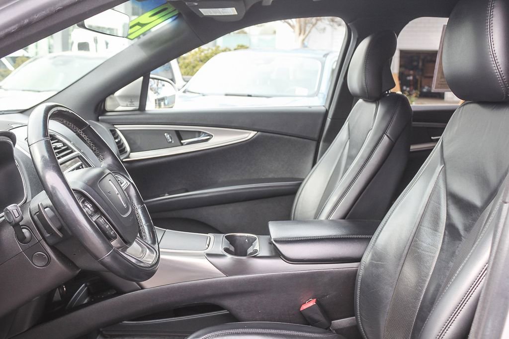 Used 2019 Lincoln Nautilus Select w/ Cargo Utility Package image 22