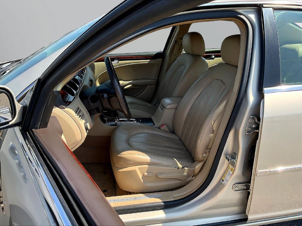 Used 2008 Buick Lucerne CXL w/ Driver Confidence Package FWD image 23