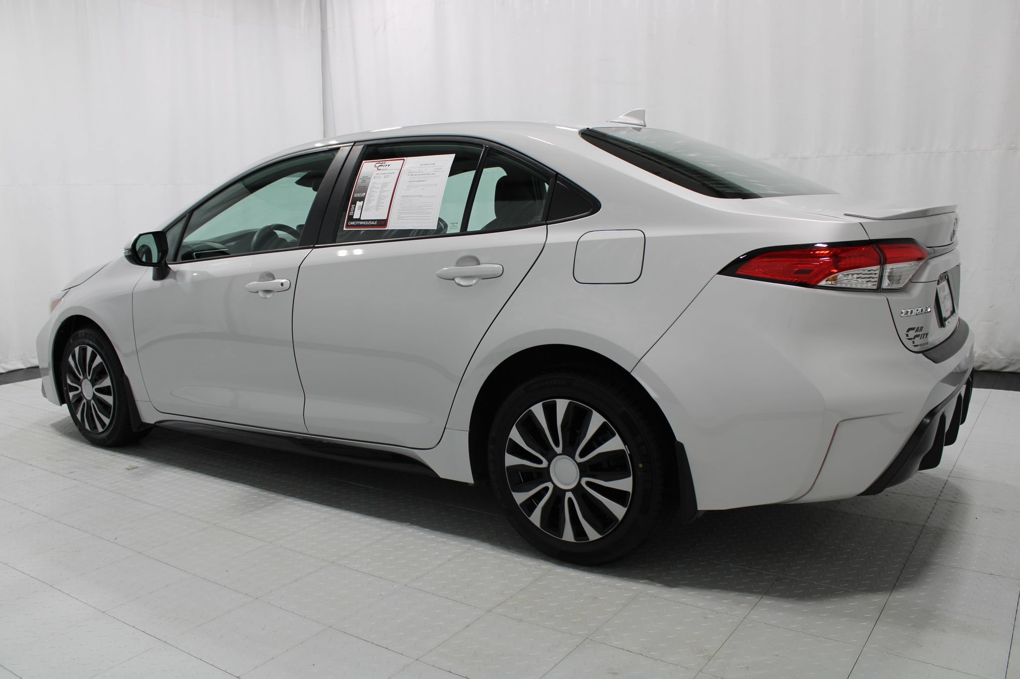 Used 2024 Toyota Corolla SE w/ SE Premium Package FWD image 8