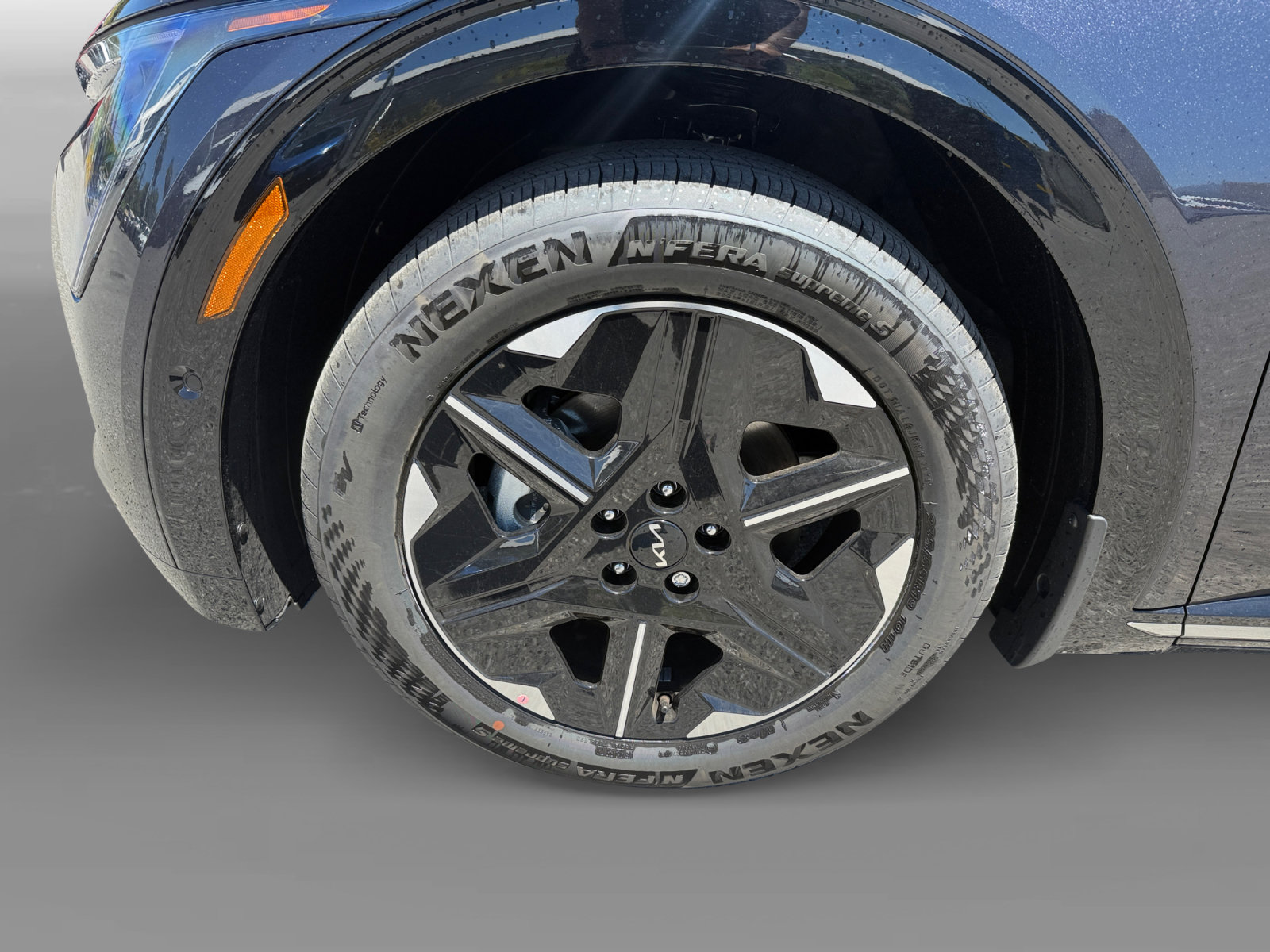 New 2026 Kia EV6 Wind RWD image 9