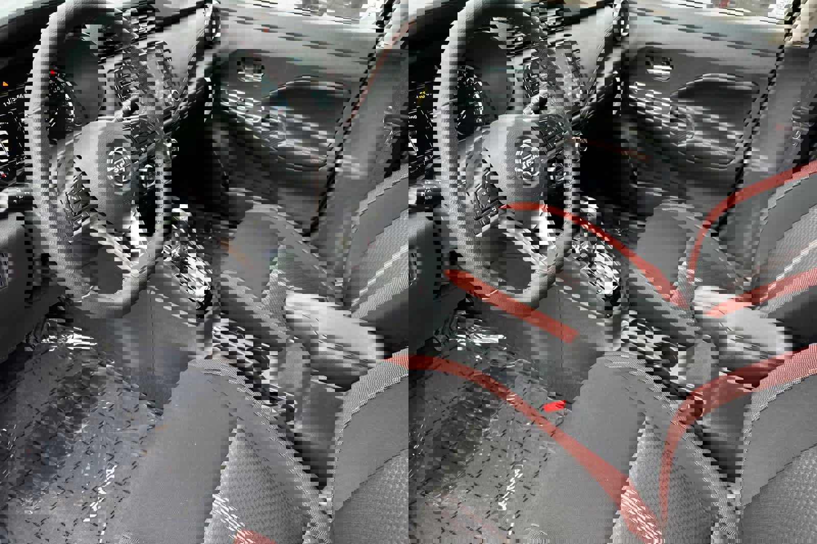 New 2025 Nissan Versa SR w/ Trunk Package image 11