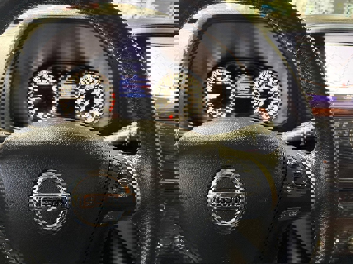 Used 2020 Nissan Pathfinder Platinum FWD image 15