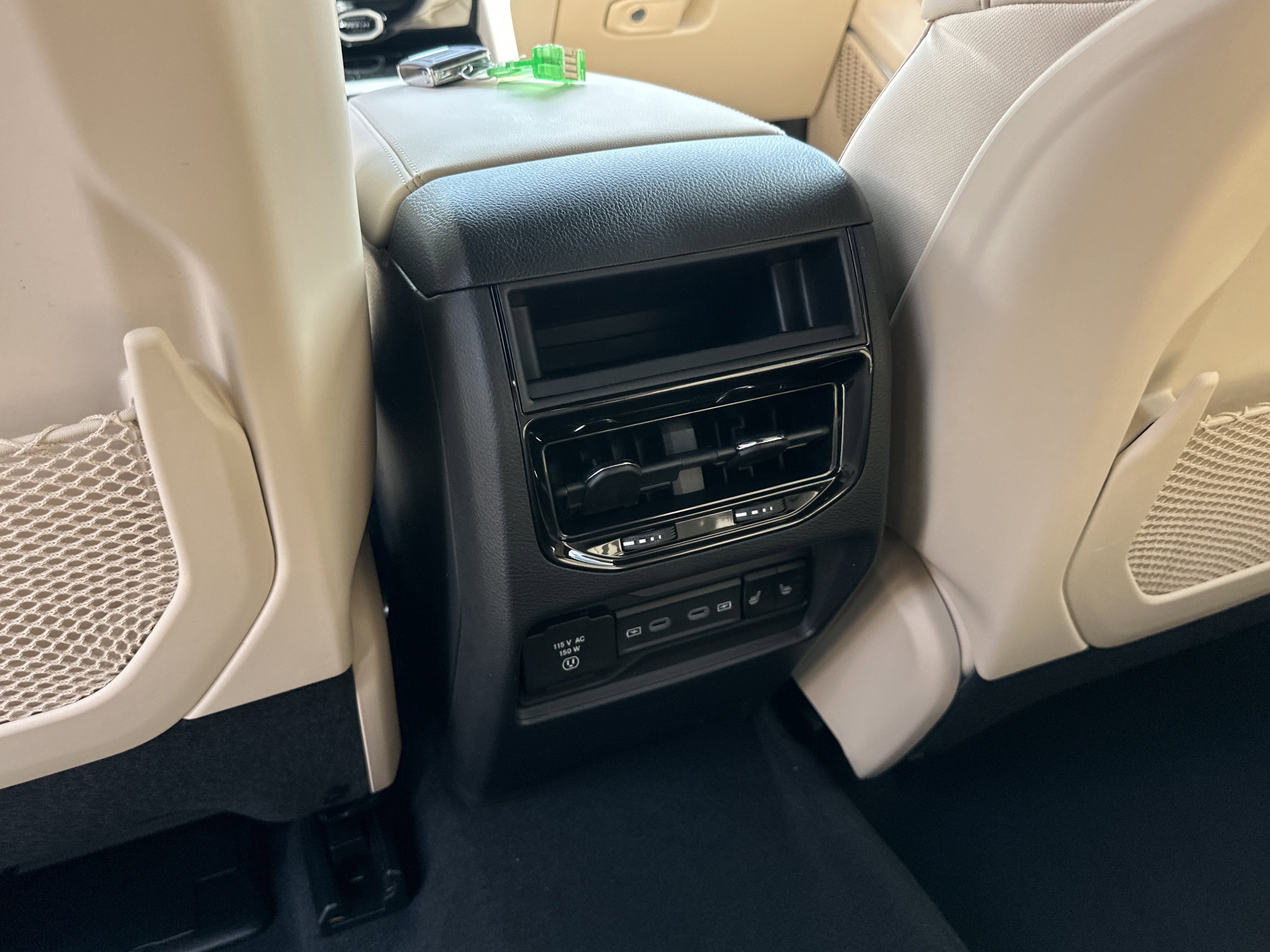 New 2026 Jeep Grand Cherokee Limited w/ Luxury Tech Group II AWD/4WD image 26