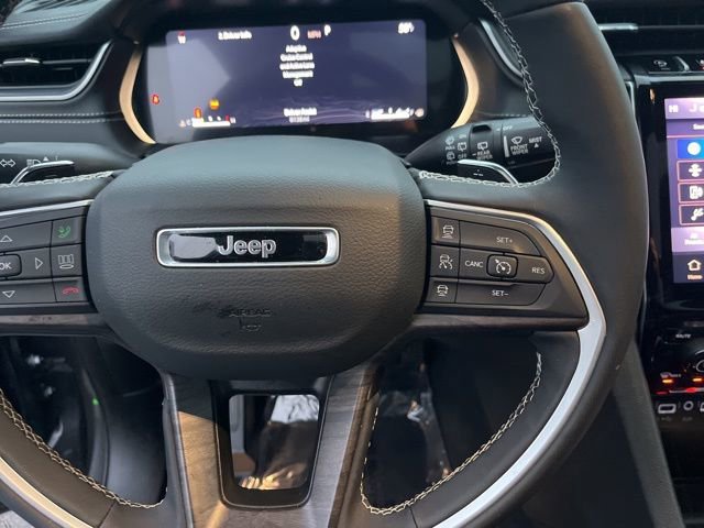 Used 2025 Jeep Grand Cherokee L Limited image 21