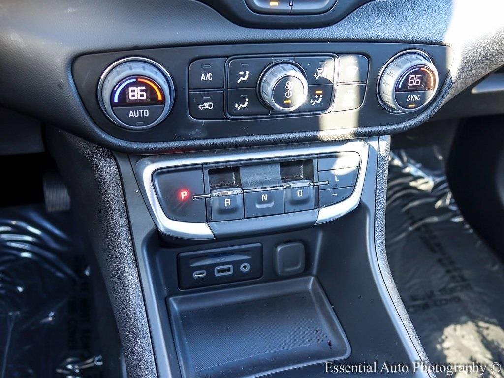 Used 2024 GMC Terrain SLT w/ Tech Package image 23