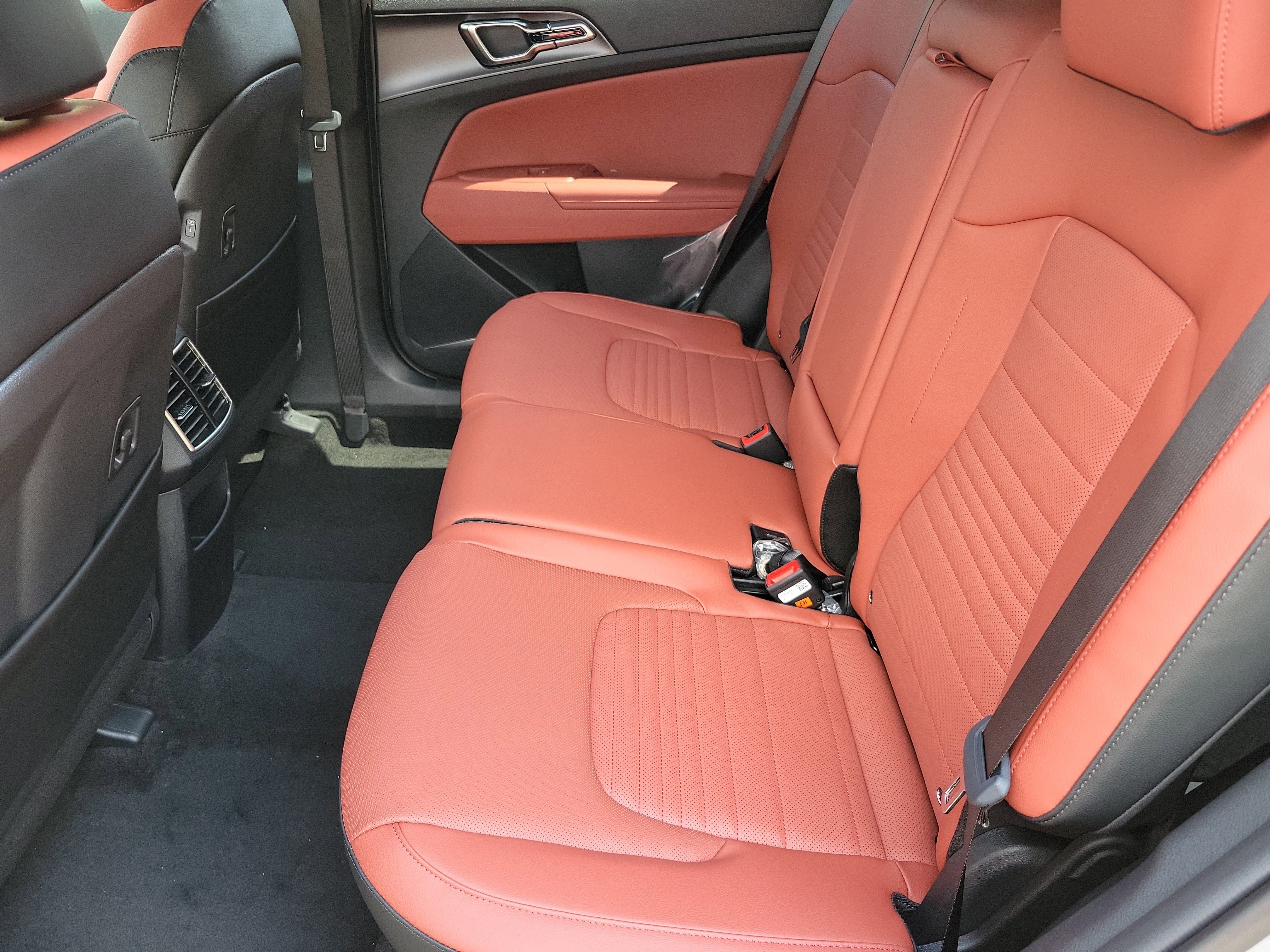 New 2026 Kia Sportage SX image 6