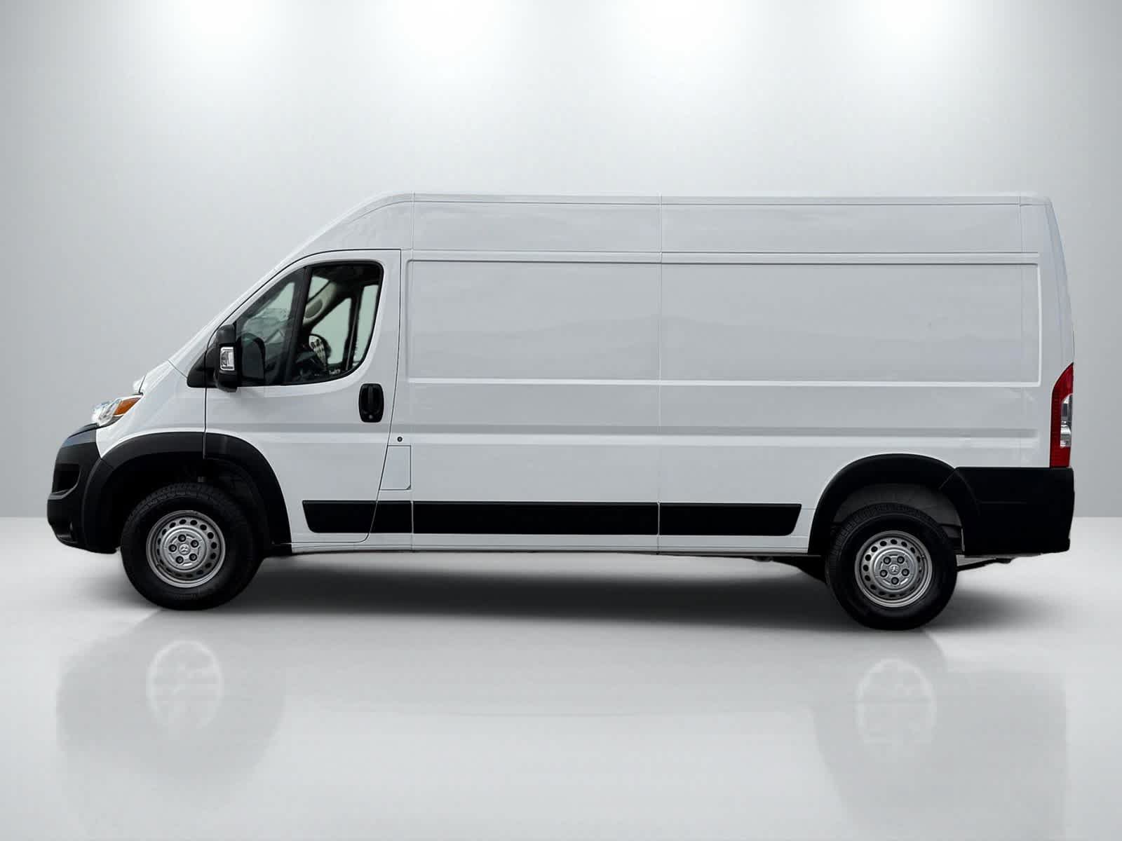 Used 2025 RAM ProMaster 2500 w/ Convenience Group FWD image 2