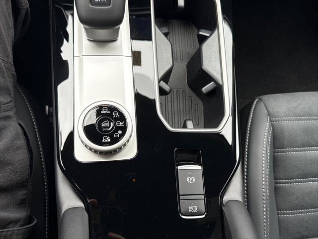 New 2026 Mitsubishi Outlander LE AWD/4WD image 25