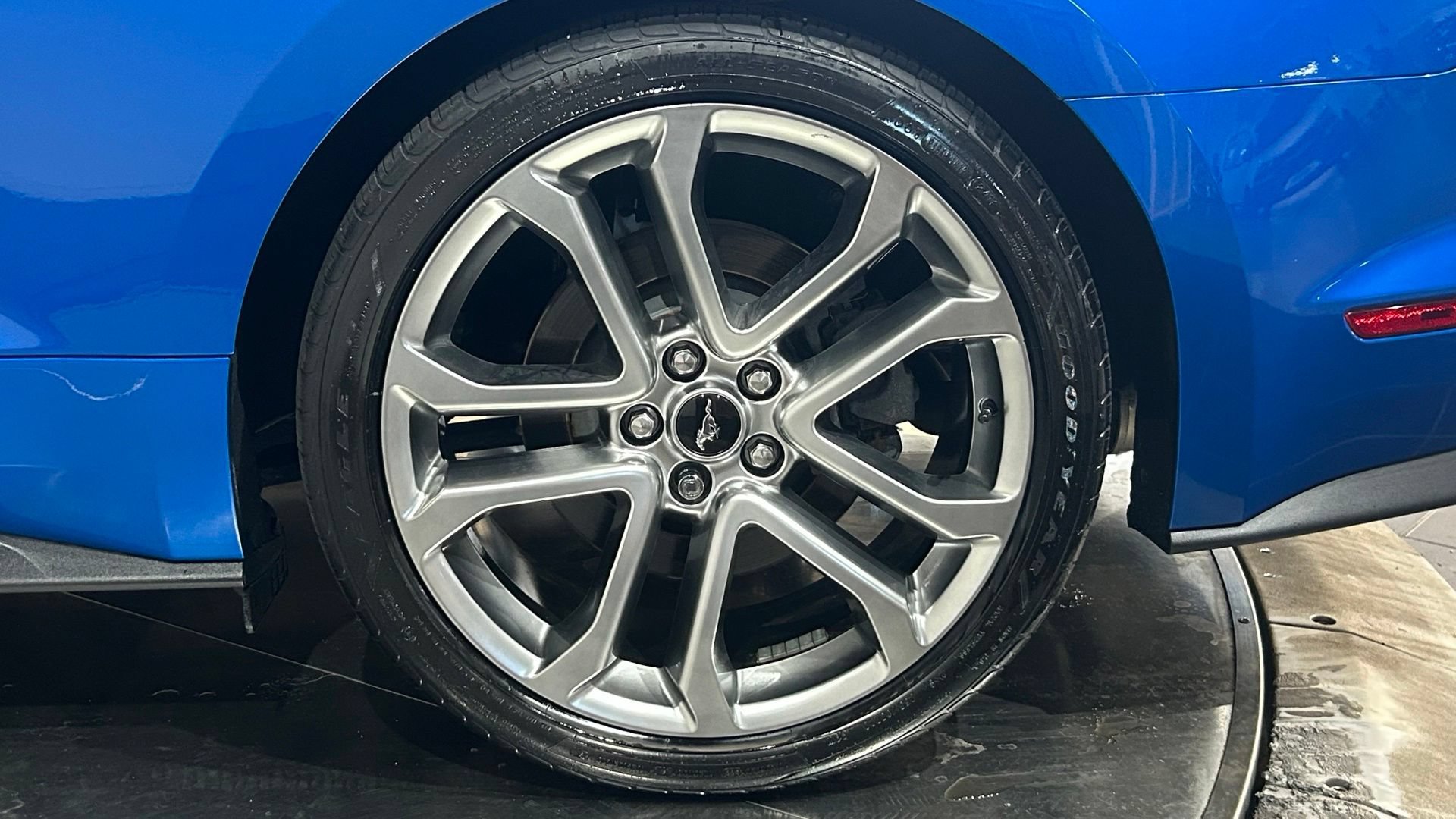Used 2019 Ford Mustang GT Premium RWD image 36