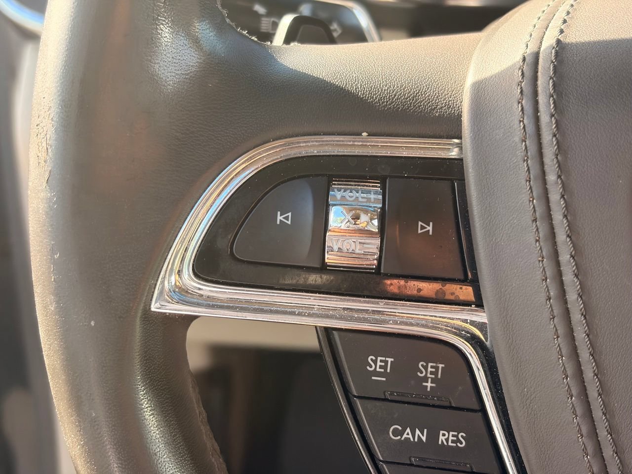 Used 2017 Lincoln Continental Select FWD image 28