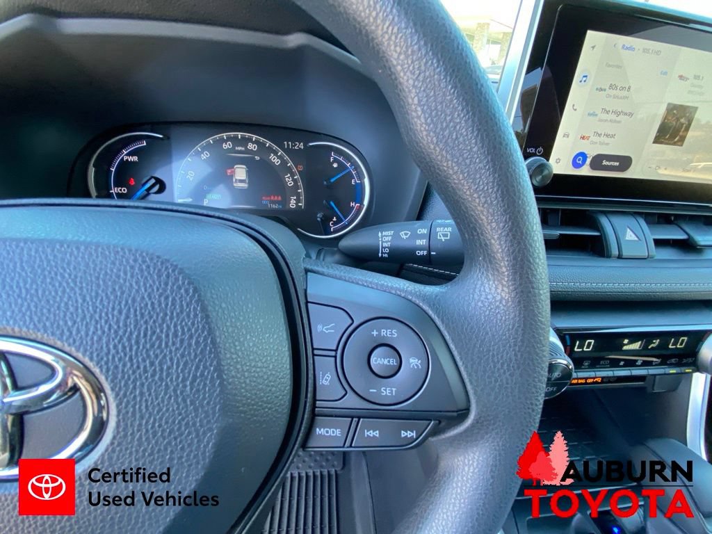 Certified 2025 Toyota RAV4 LE AWD/4WD image 38