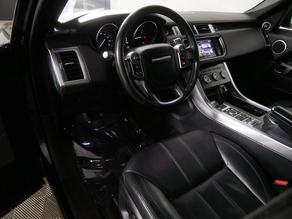 Used 2016 Land Rover Range Rover Sport SE image 13