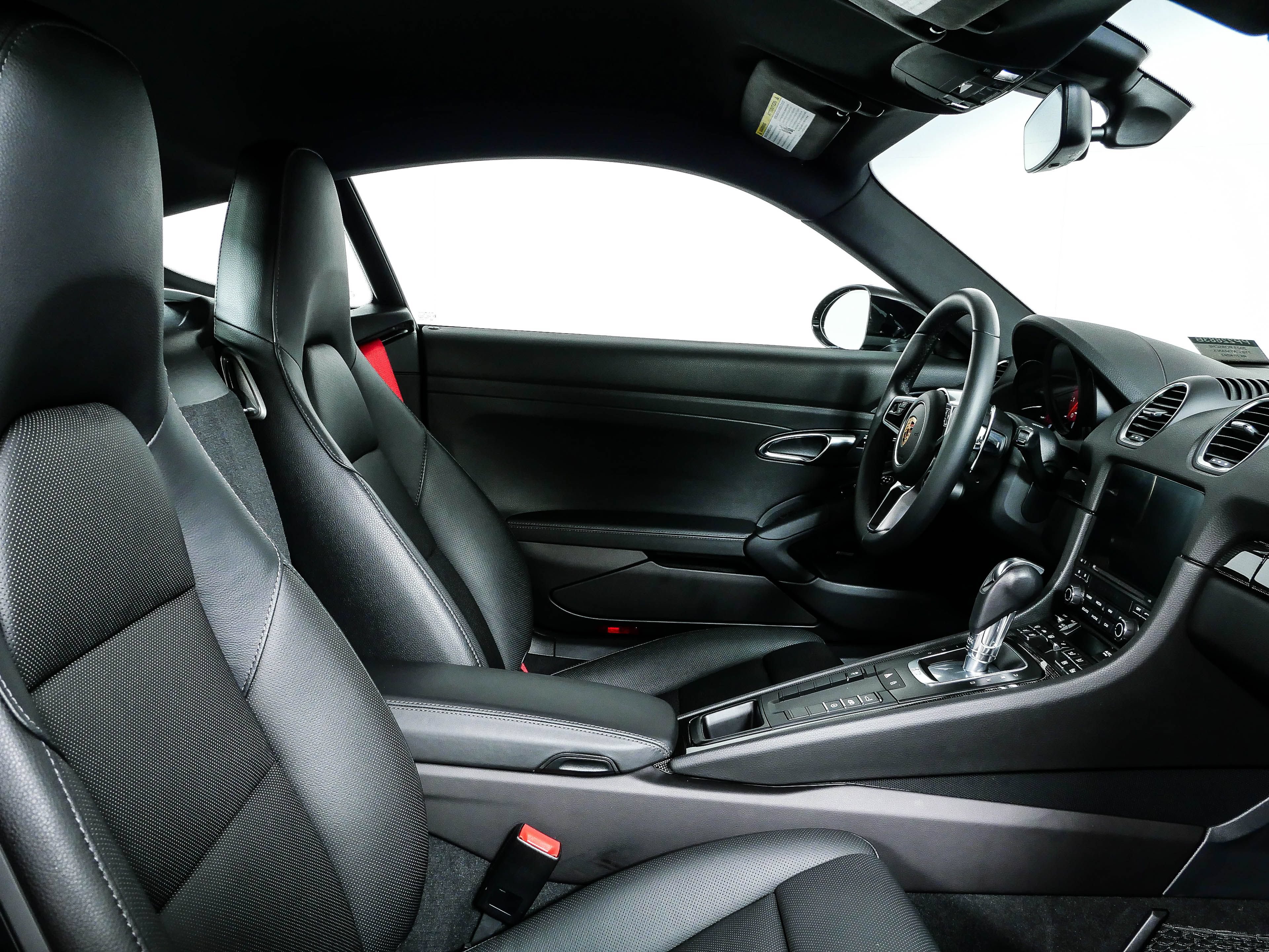 Certified 2024 Porsche 718 Cayman S RWD image 20