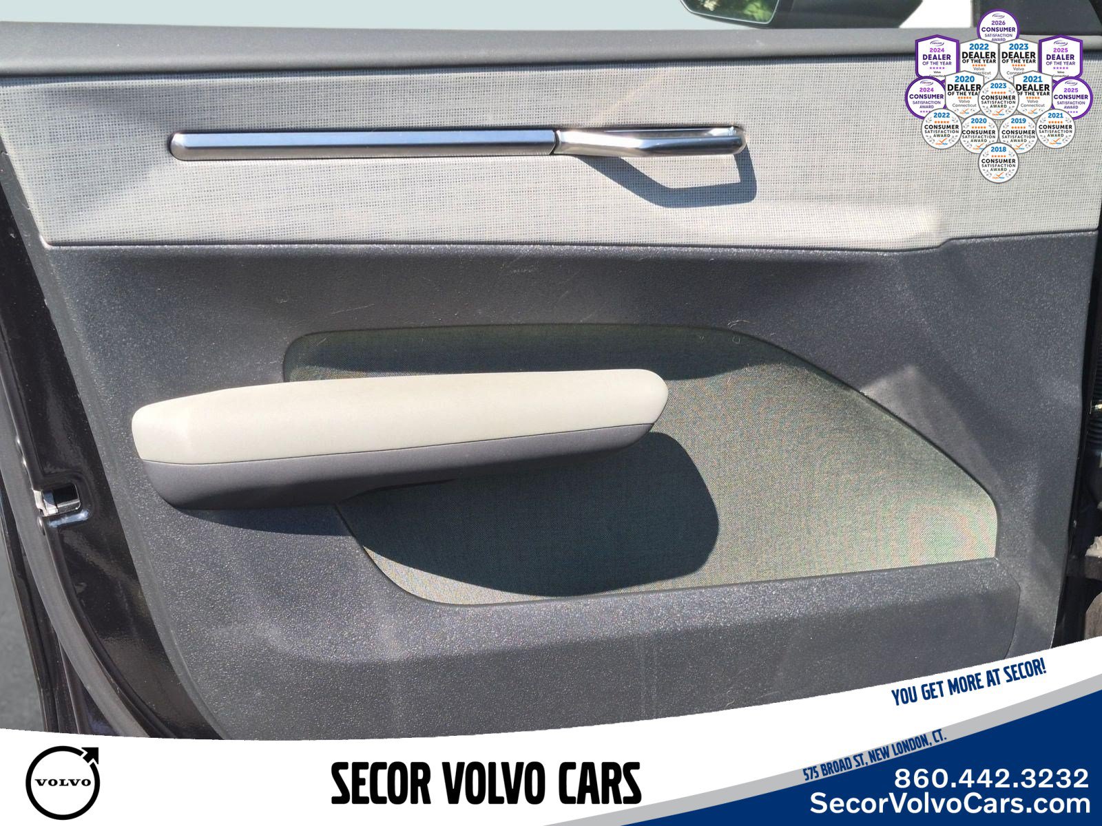 Used 2025 Volvo EX30 Plus w/ Protection Package Premier AWD/4WD image 10