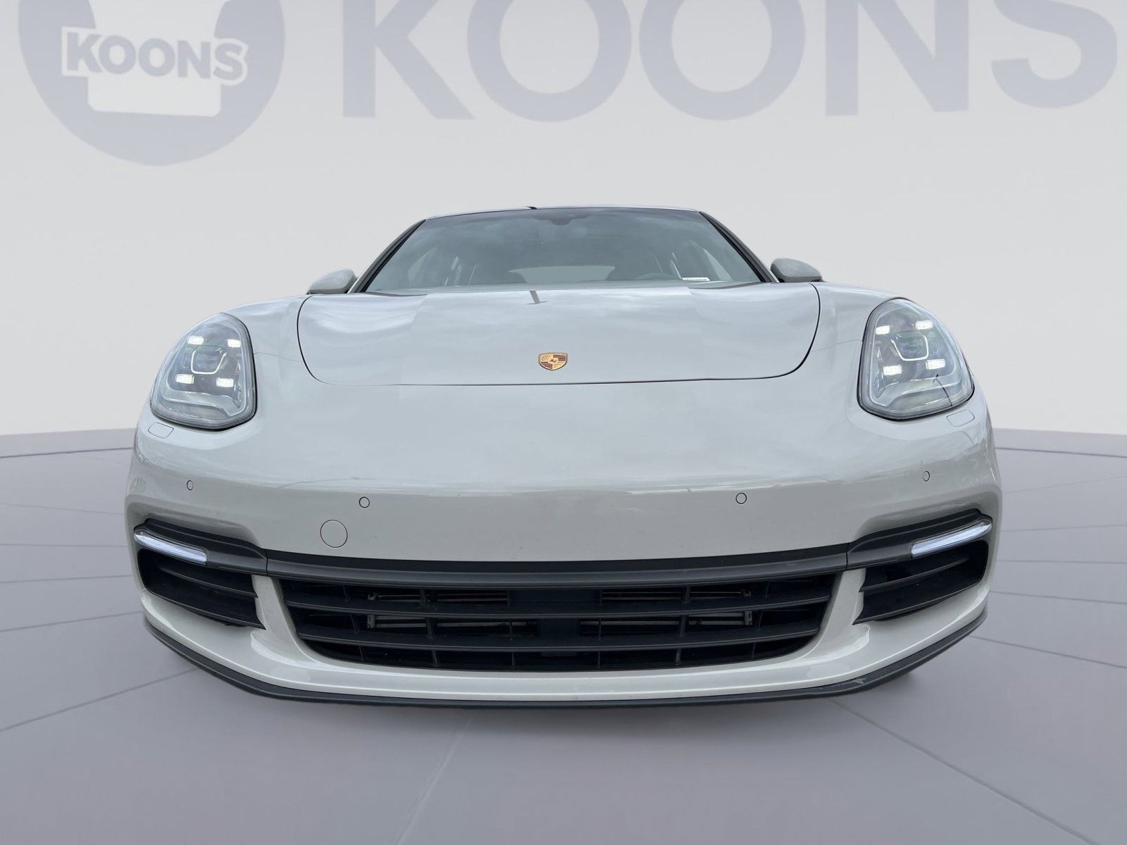 Used 2018 Porsche Panamera 4 image 11