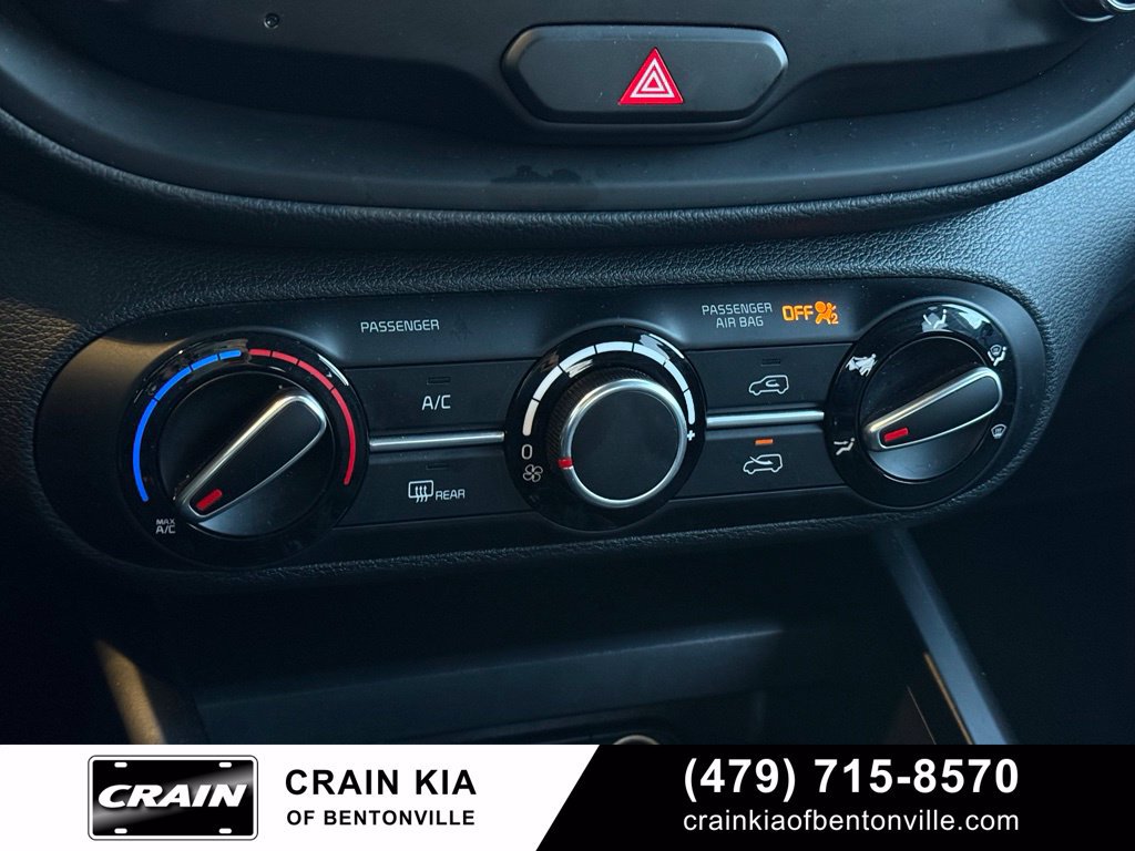 Certified 2025 Kia Soul LX w/ LX Technology Package FWD image 17