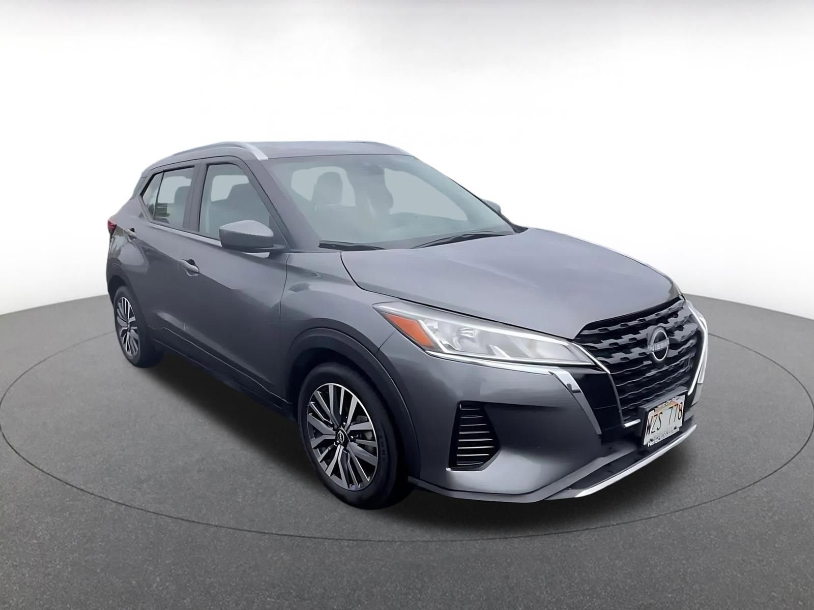 Used 2024 Nissan Kicks SV image 3