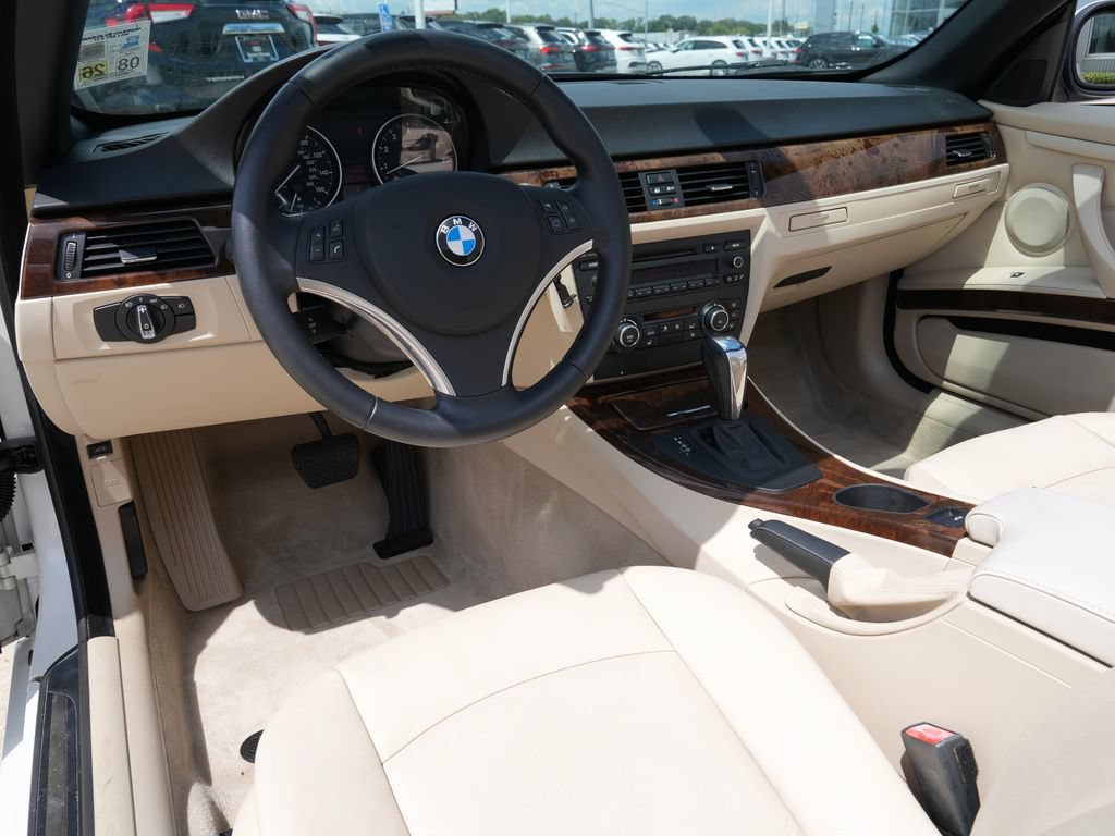 Used 2013 BMW 328i Convertible RWD image 26