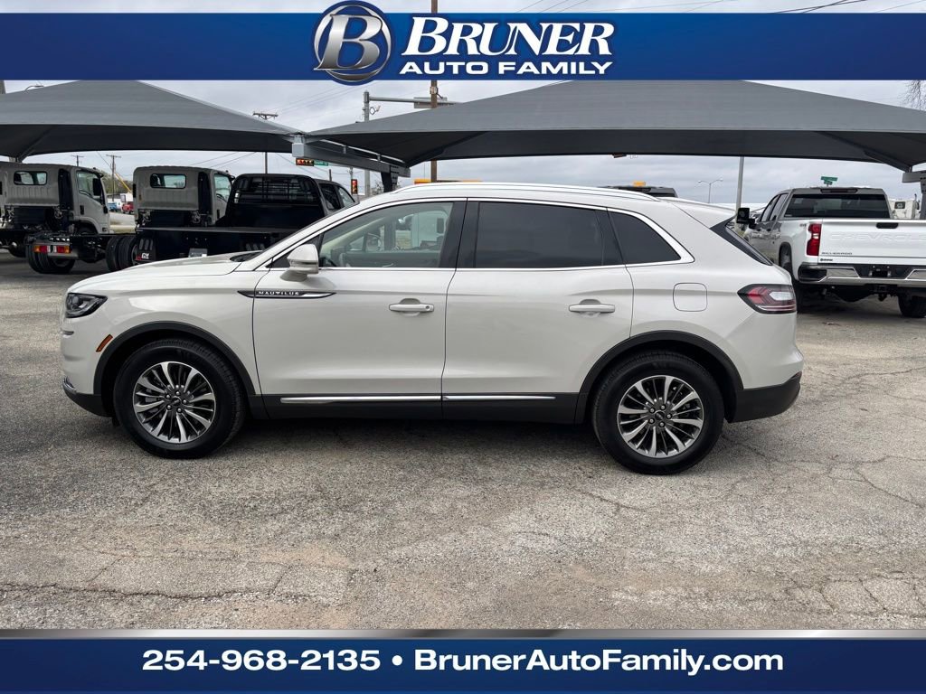 Used 2023 Lincoln Nautilus FWD w/ Premium Package image 10