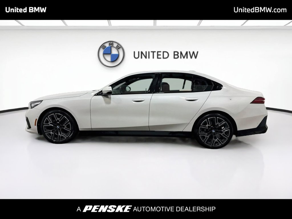 Used 2026 BMW 530i w/ M Sport Package RWD image 8