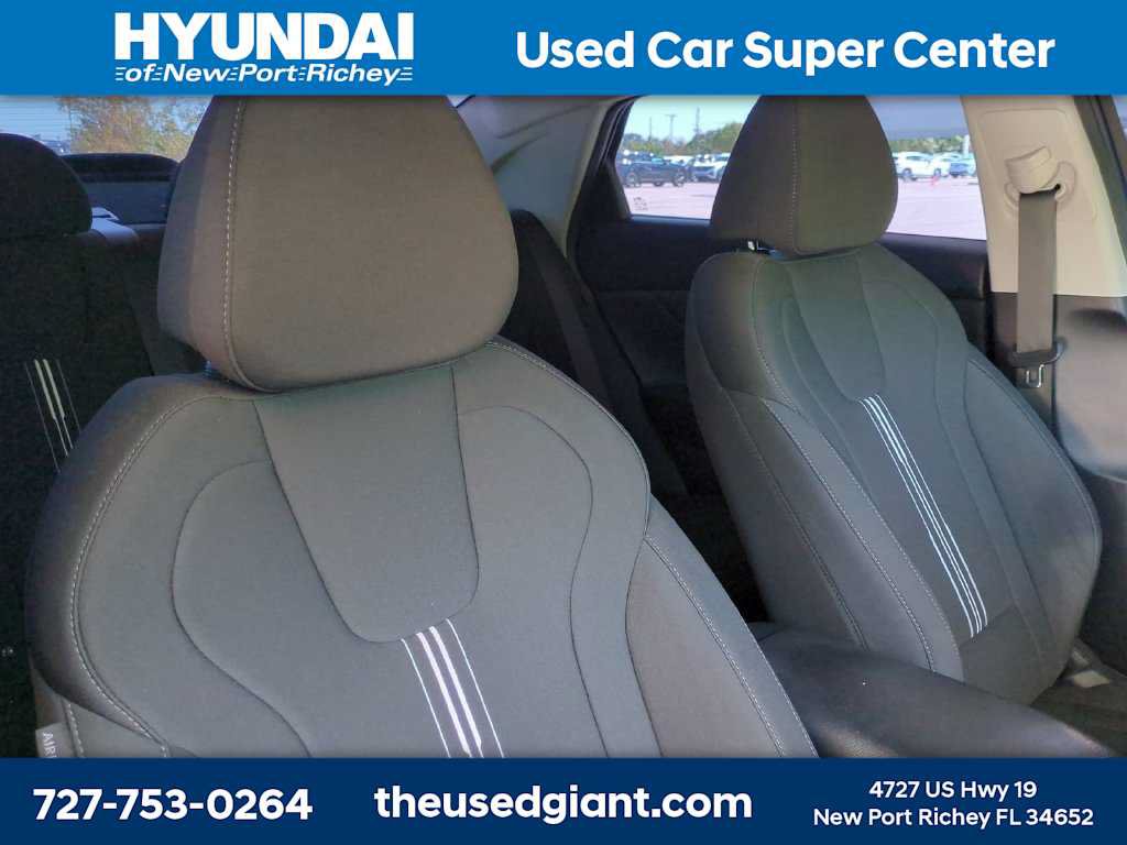 Used 2025 Hyundai Elantra SEL FWD image 6
