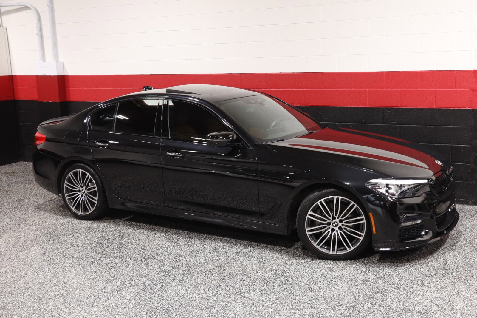 Used 2018 BMW 530i xDrive AWD/4WD image 2