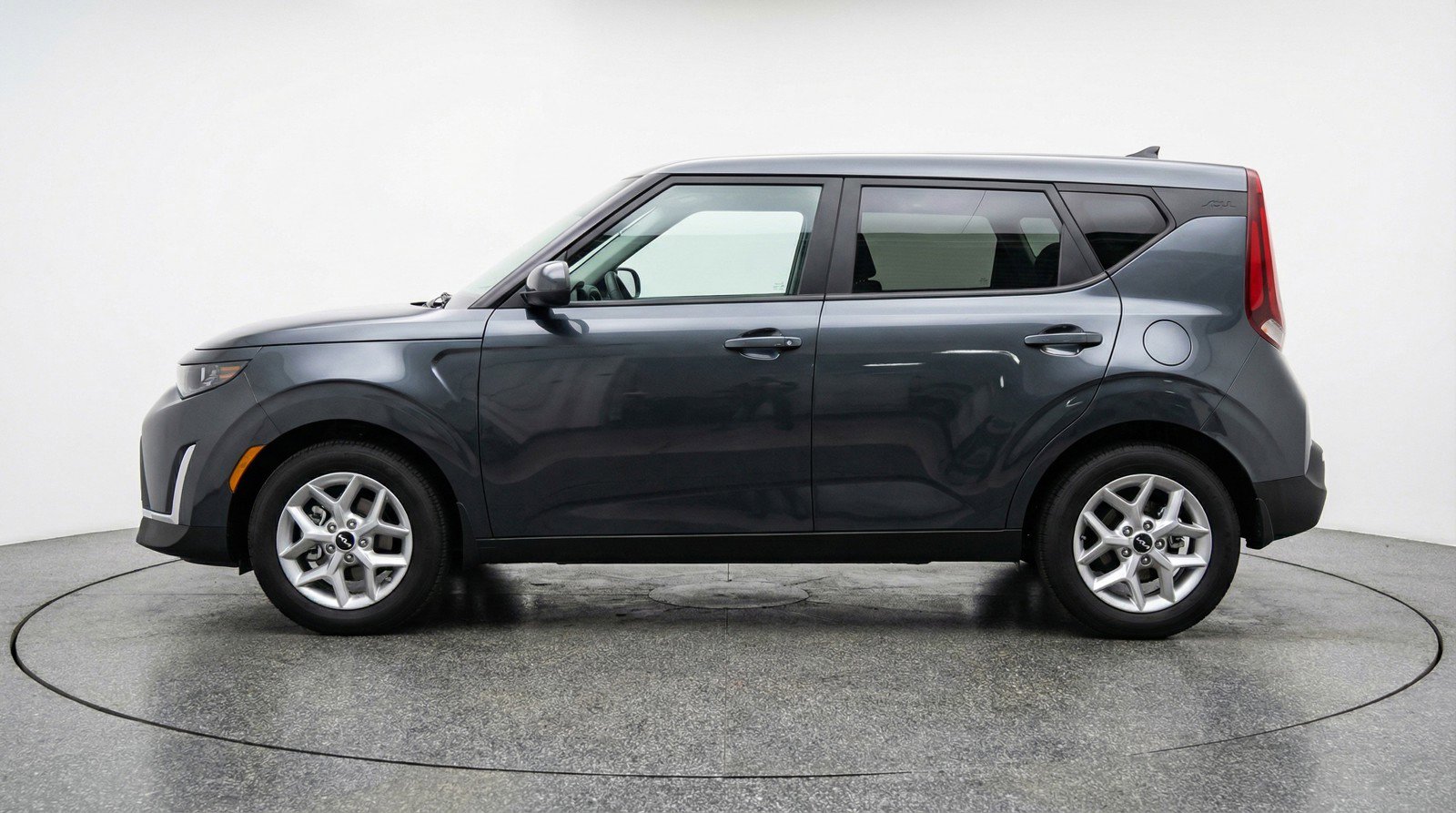 Used 2025 Kia Soul LX w/ LX Technology Package image 5