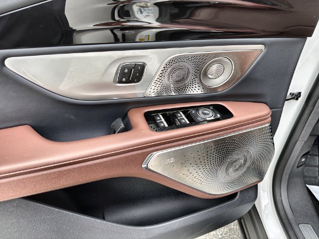 New 2026 Lincoln Nautilus Reserve AWD/4WD image 13