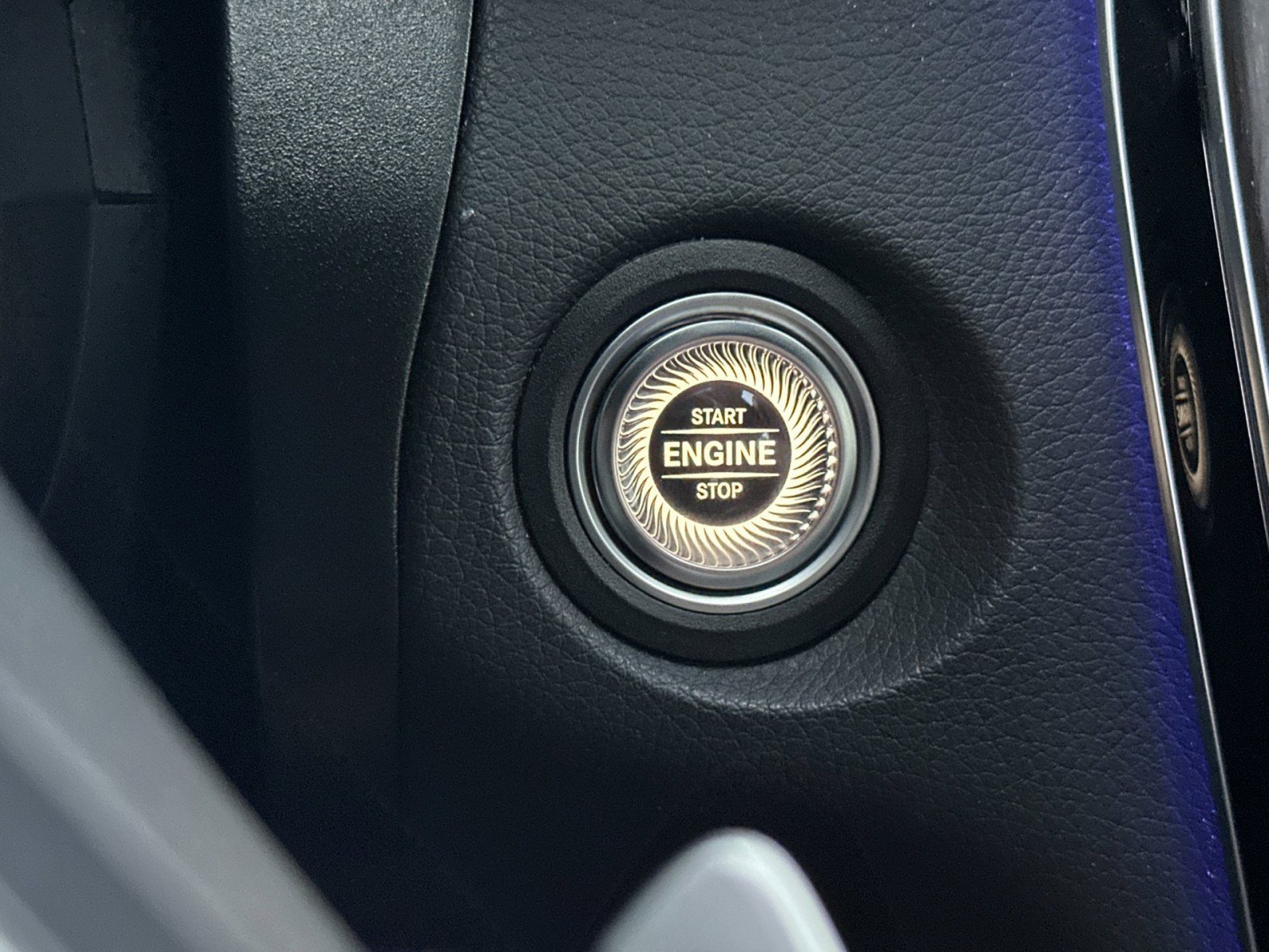 Used 2022 Mercedes-Benz GLC 300 GLC 300 image 22