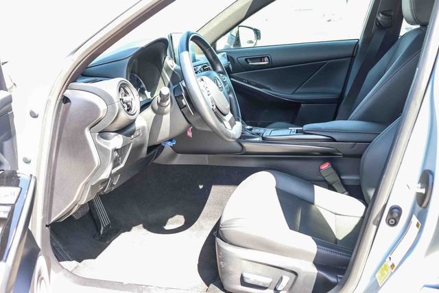 Used 2025 Lexus IS 300 F Sport RWD image 14