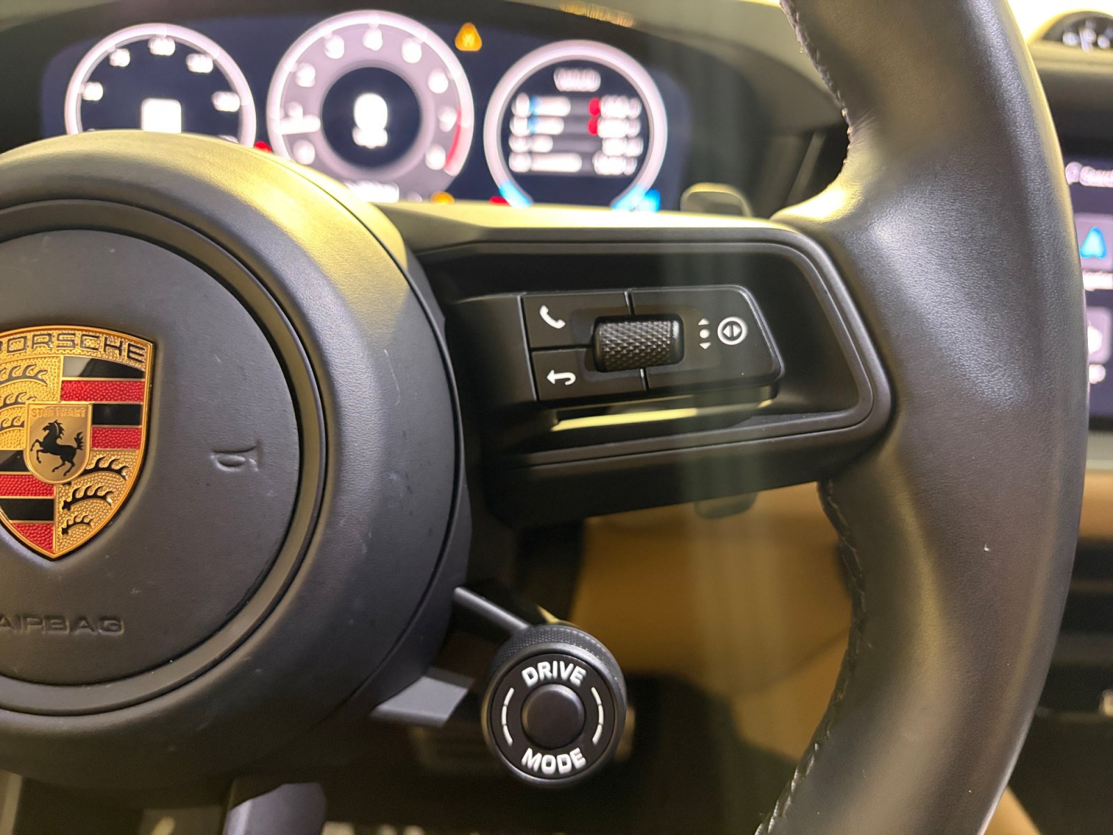 Certified 2024 Porsche Cayenne S AWD/4WD image 38
