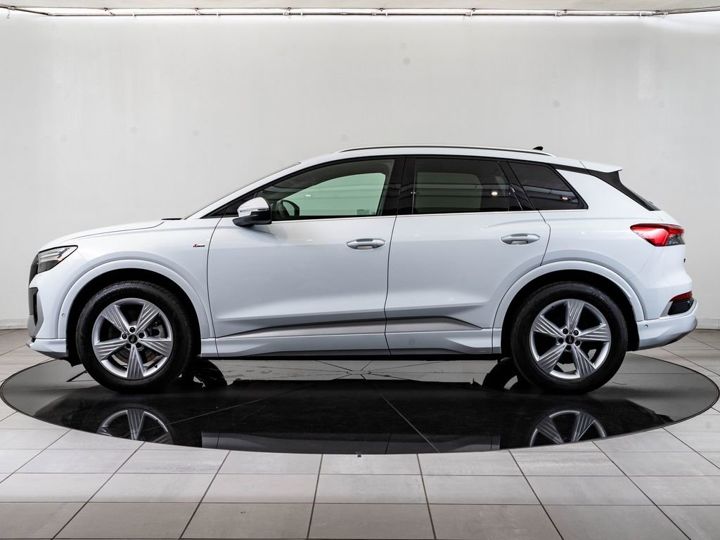 Used 2024 Audi Q4 e-tron Prestige image 5