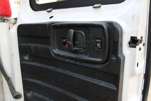 Used 2017 GMC Savana 2500 RWD image 27