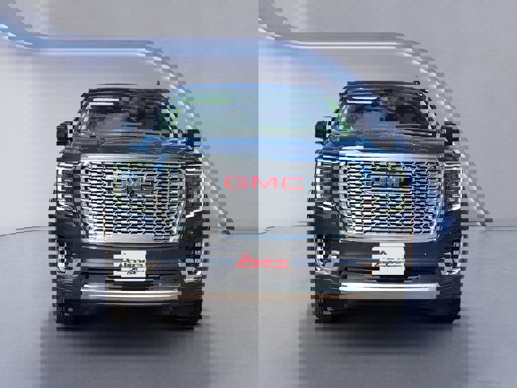 Used 2021 GMC Yukon Denali w/ Denali Premium Package image 8