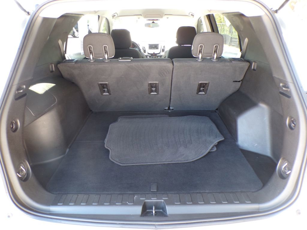 Used 2019 Chevrolet Equinox LS w/ LS Convenience Package AWD/4WD image 18