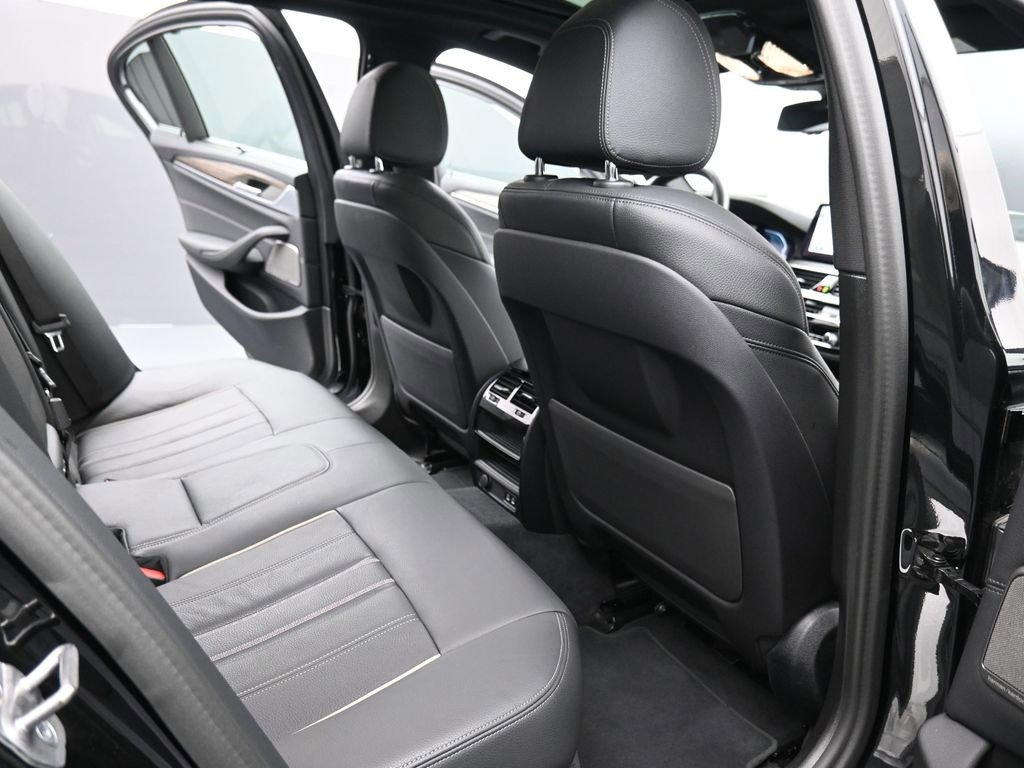 Used 2023 BMW 530e xDrive w/ Executive Package image 19