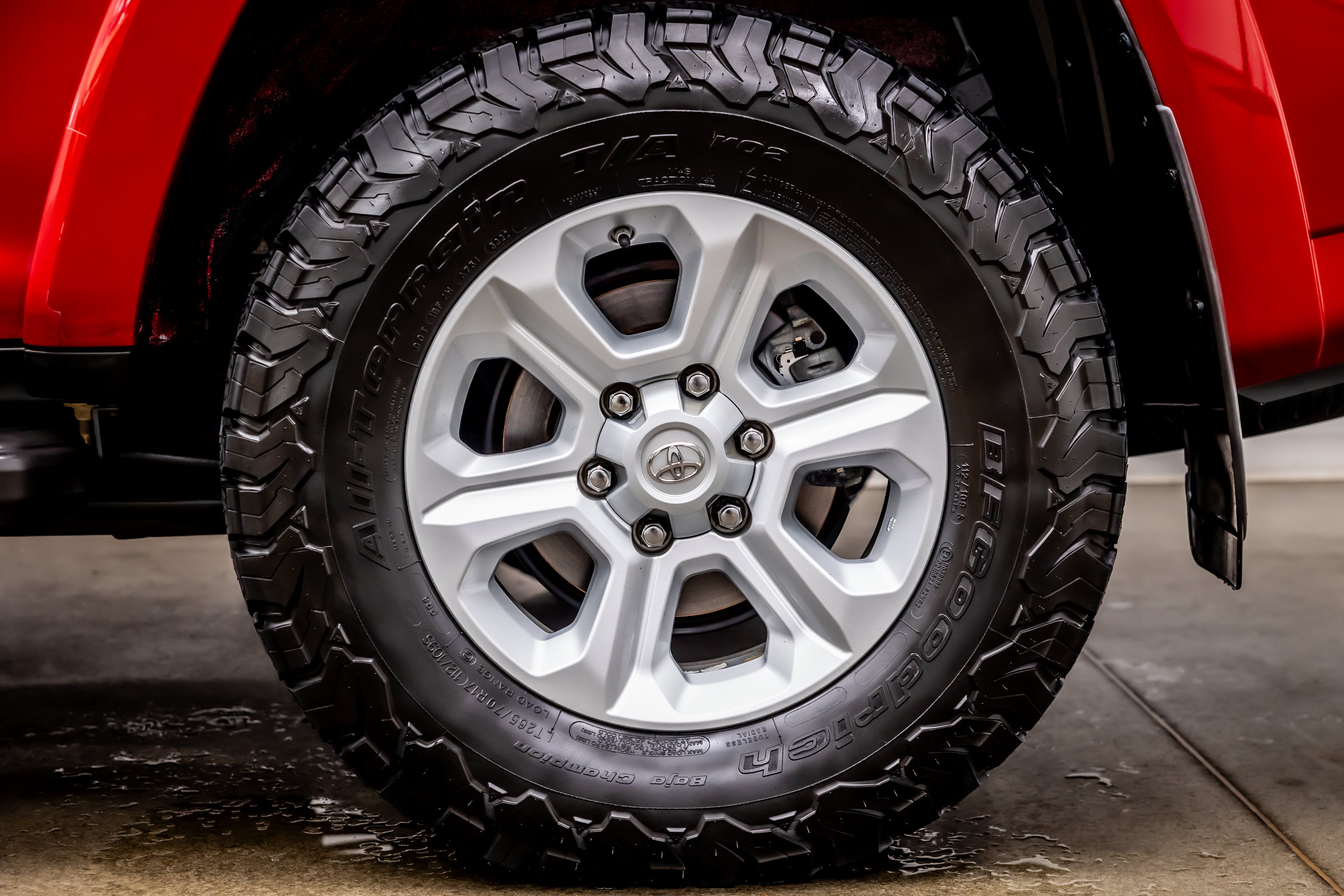 Used 2016 Toyota 4Runner SR5 AWD/4WD image 36