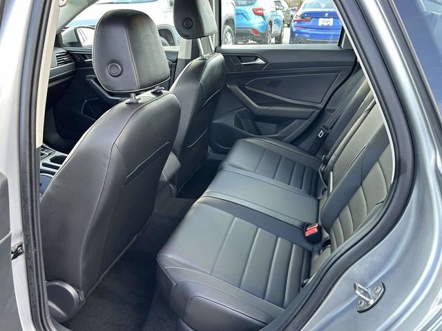 Used 2022 Volkswagen Jetta SE image 16