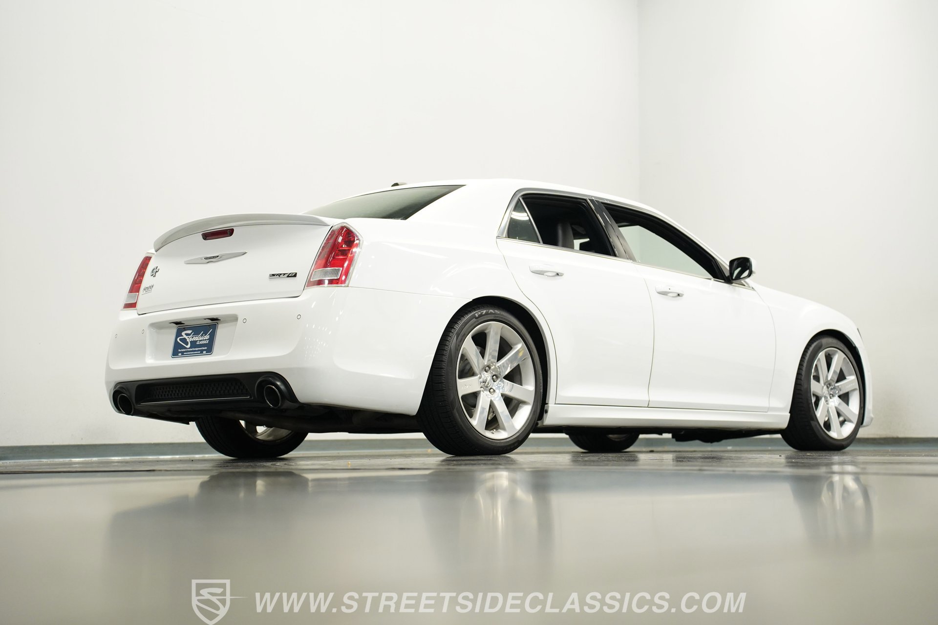 Used 2012 Chrysler 300 SRT8 w/ 19-Premium Speaker Group image 23