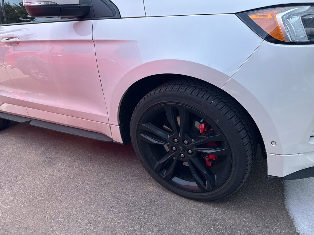 Used 2019 Ford Edge ST w/ Equipment Group 401A image 4