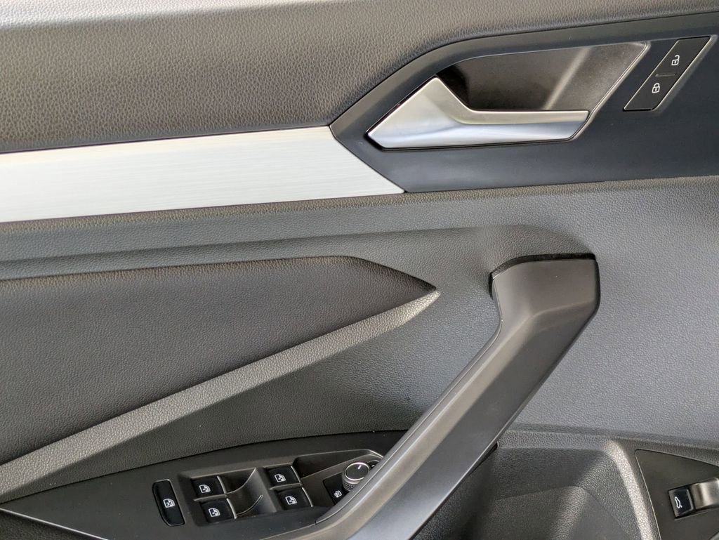 Used 2025 Volkswagen Jetta Sport image 13