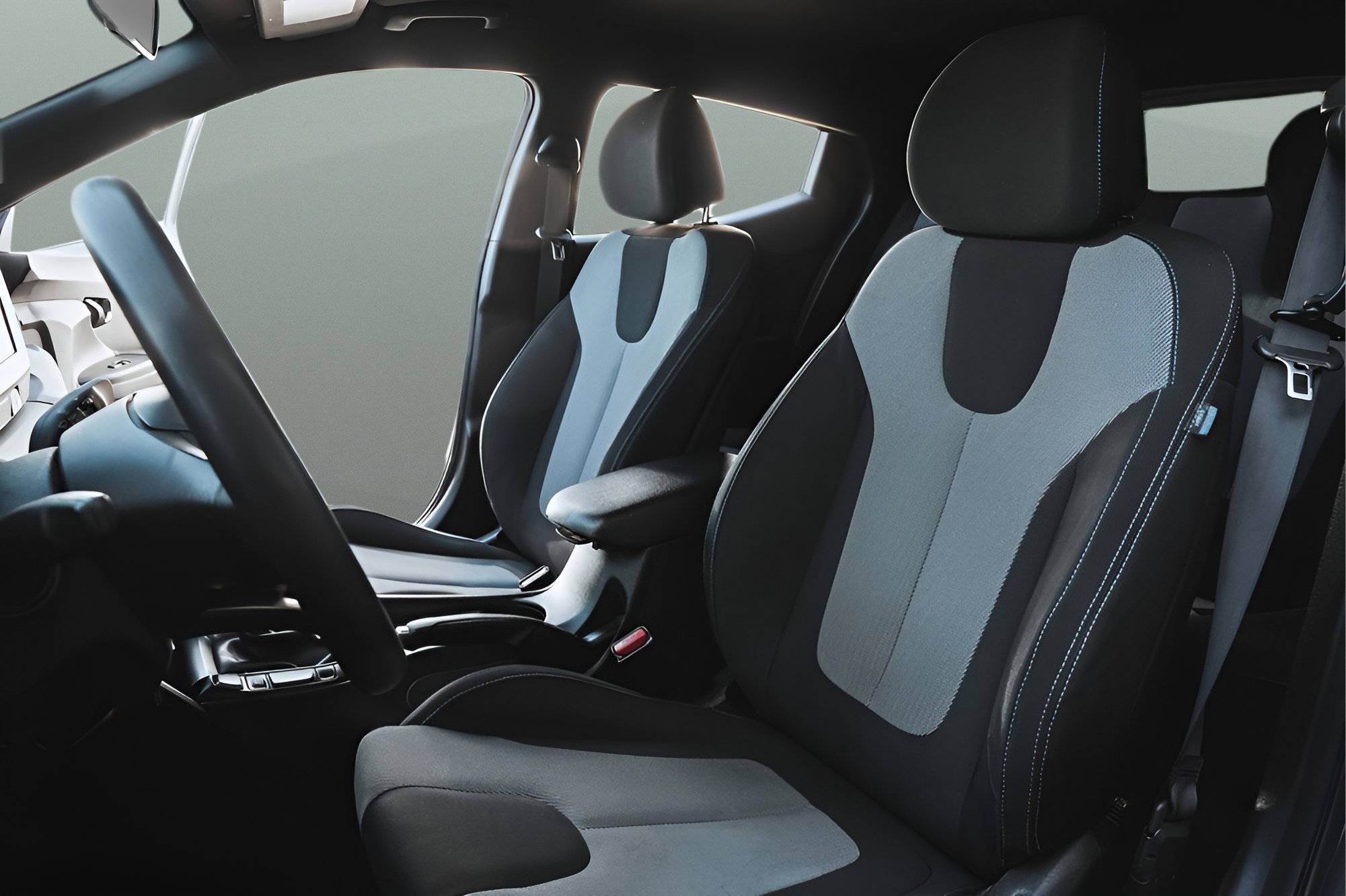 Used 2019 Hyundai Veloster 2.0 FWD image 9