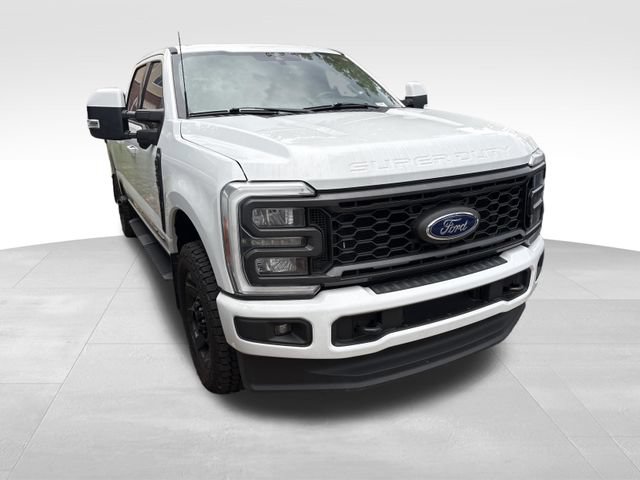 Used 2023 Ford F250 Lariat w/ Sport Appearance Package AWD/4WD image 3