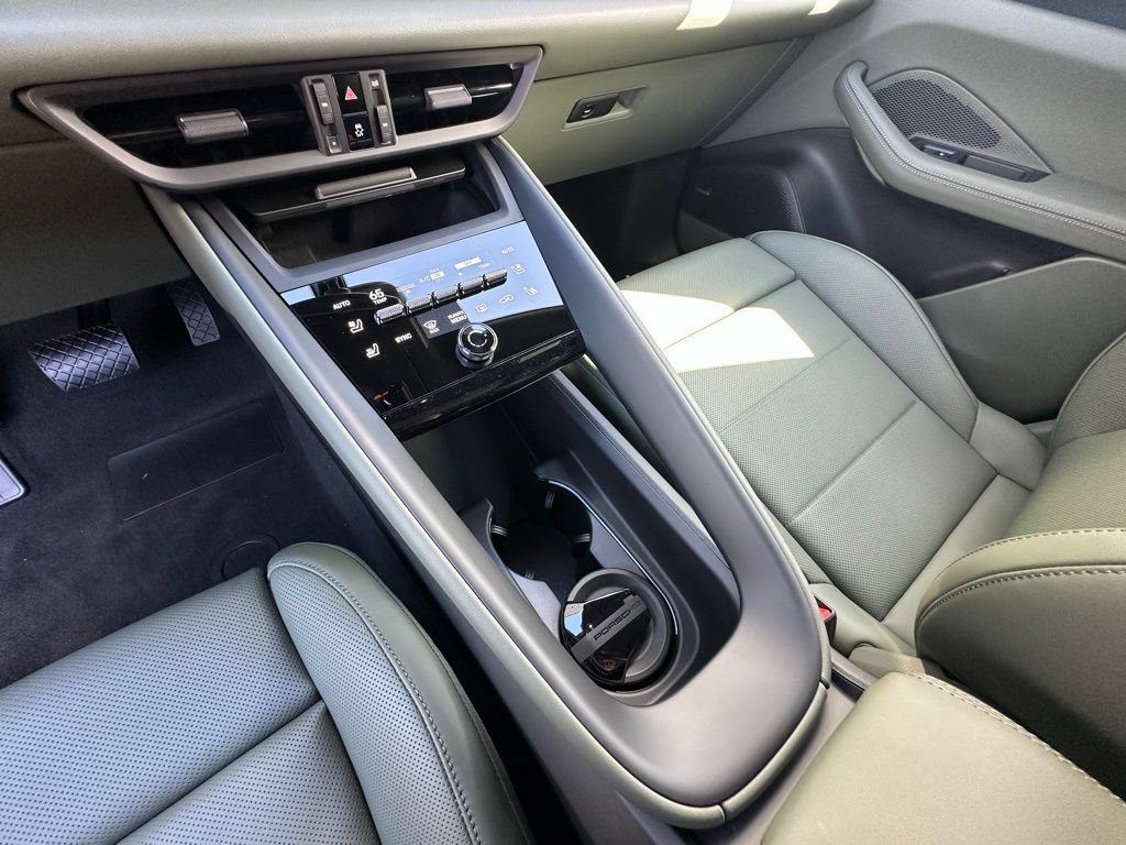Used 2026 Porsche Macan Electric RWD image 28