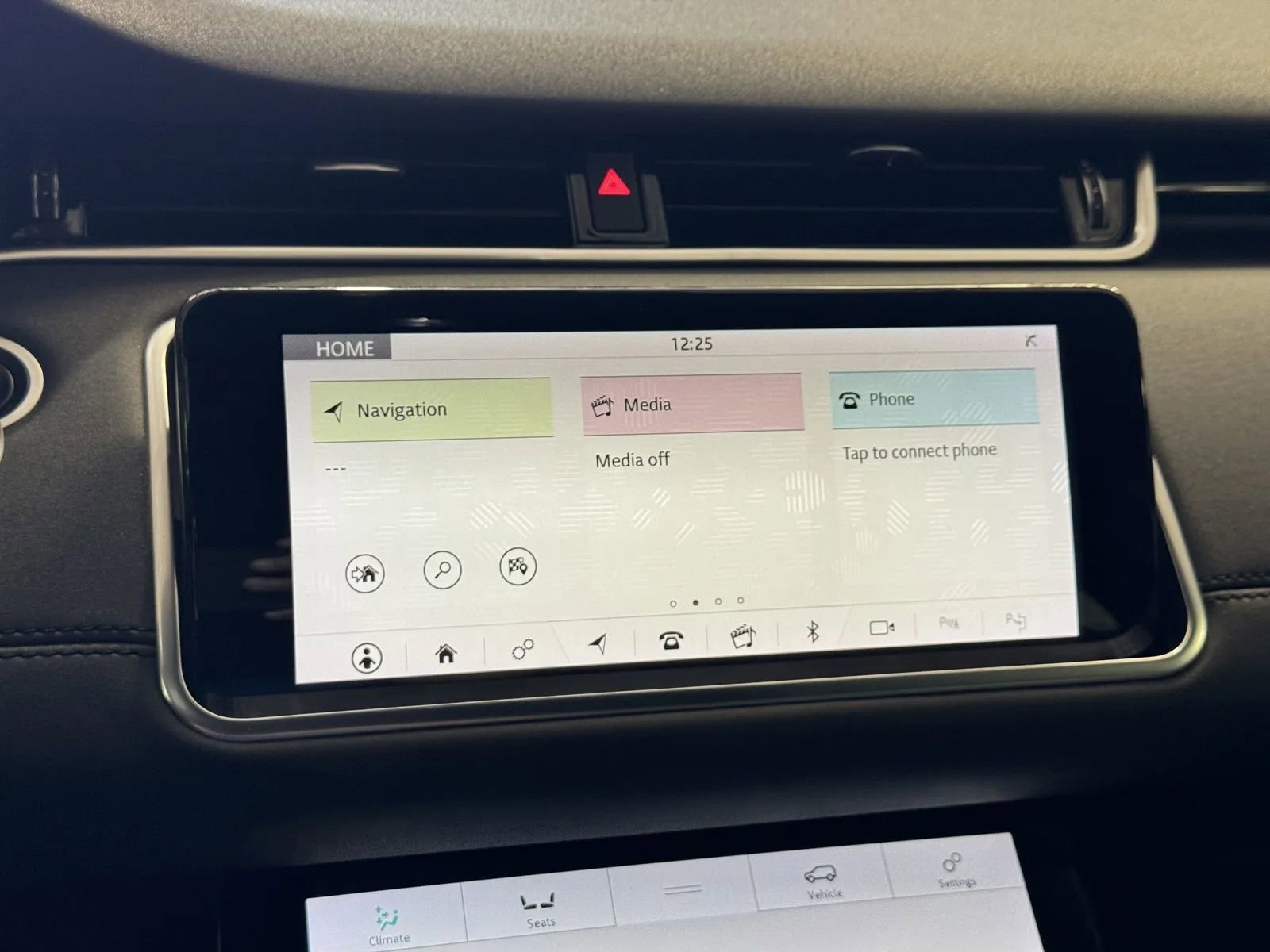 Used 2020 Land Rover Range Rover Evoque SE image 14