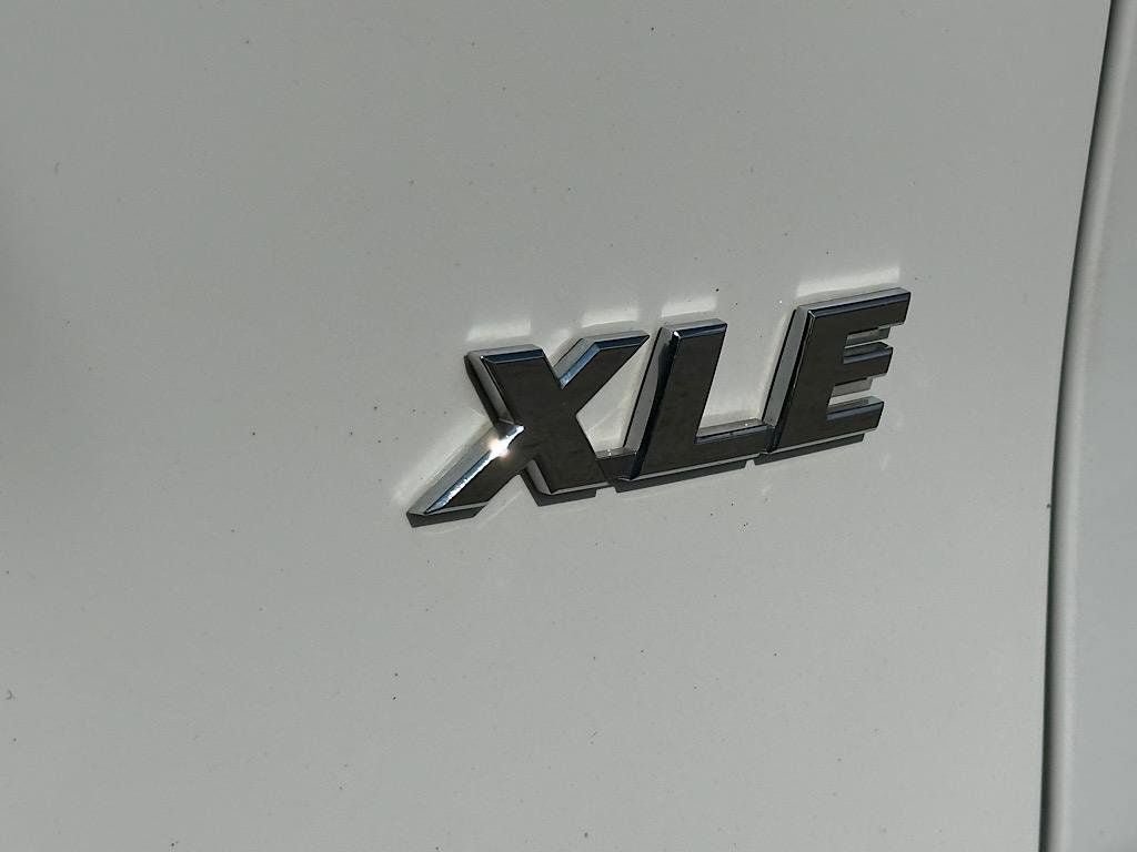 Used 2024 Toyota RAV4 XLE FWD image 11